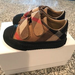Burberry boy shoes